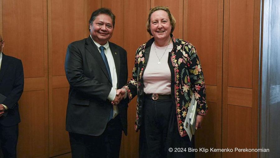 Bertemu dengan Menteri Negara Inggris Untuk Indo-Pasifik pada Kantor Luar Negeri, Persemakmuran & Pembangunan, Anne-Marie Trevelyan, Menteri Koordinator Bidang Perekonomian Airlangga Hartarto menyatakan keinginan Indonesia bergabung ke dalam The Comprehensive and Progressive Agreement for Trans-Pacific Partnership (CP-TPP) atau perjanjian komprehensif dan progresif untuk kemitraan Trans-Pasifik. (Dok: Kemenko Perekonomian)