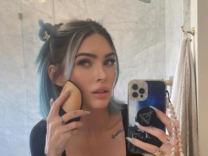 Punya Kulit Acne Prone, Megan Fox Ungkap Caranya Cegah Wajah Jerawatan