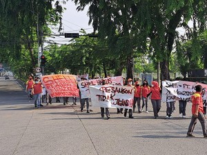 Hari Buruh, Puluhan Karyawan Shell di Medan Demo Tuntut Kepastian Pesangon
