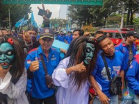 Buruh di Indonesia Sudah Sejahtera? Ternyata Segini Upahnya