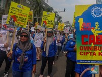 Pak Jokowi, Buruh Menjerit Hidup Makin Berat Gaji Dipotong Tapera