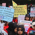 Demo Buruh Besar-besaran, Massa Kepung Patung Kuda dari Berbagai Sisi