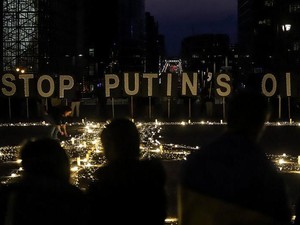 Ampuhkah Sanksi Barat terhadap Rusia dan Iran?
