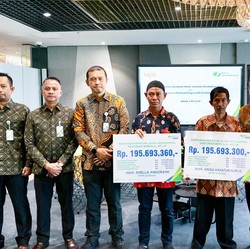 BPJS Ketenagakerjaan Serahkan Santunan ke Karyawan BTPN Syariah