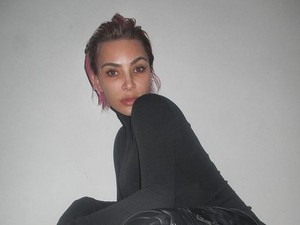 Kim Kardashian Tampil dengan Rambut Pendek, Dinilai Meniru Bianca Censori