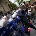 Potret Chaos Demo Buruh di Turki, Tembakan Gas Air Mata-200 Ditangkap