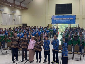 Peringati Hardiknas, PLN Icon Plus Gelar Tanam Pohon di SMK-SMTI Makassar