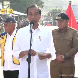Jokowi Cek Harga Sembako di NTB: Bawang Merah Rp40.000, Telur Turun