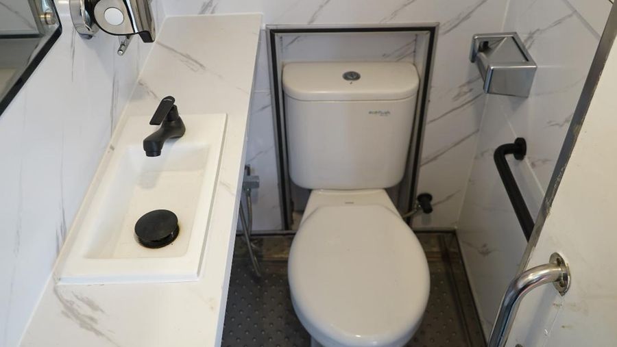 Tampilan terbaru toilet kereta api yang ramah lingkungan/Dok: KAI