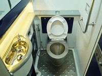 KAI Pamer Toilet Kereta Terbaru, Kotoran Tak Lagi Dibuang di Rel