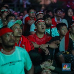 Harap-Harap Cemas Pendukung Timnas U-23 Indonesia Nobar di Monas