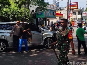 Cerita Bhabin Lempongsari Panjat Xpander Terguling Tolong Balita-Lansia