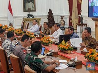 Bahas Imbas Erupsi Gunung Ruang, Ini Perintah Jokowi ke Menteri AHY Cs