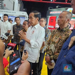 Jokowi: Bulan Depan Pabrik Baterai Listrik Pertama RI Beroperasi