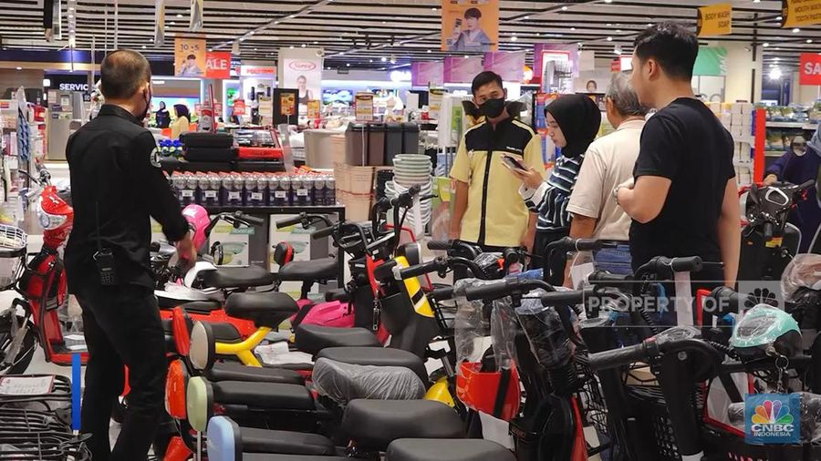 Transmart kembali menggelar program pesta diskon besar-besaran 50% + 20%, di Transmart Full Day Sale pada hari ini Minggu (5/5).

Program ini hadir di seluruh gerai Transmart se-Indonesia, mulai berlangsung saat toko buka sampai tutup pukul 22.00.