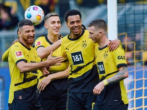 Hasil Liga Jerman: Dortmund Menang, Bayern Tumbang