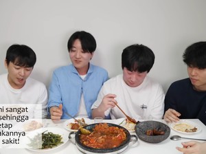 Lahap Banget! Begini Saat Cowok Korea Ketagihan Sambal Gami