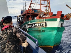 KKP Amankan 2 Kapal Ikan Ilegal Berbendera Vietnam di Perairan Natuna Utara