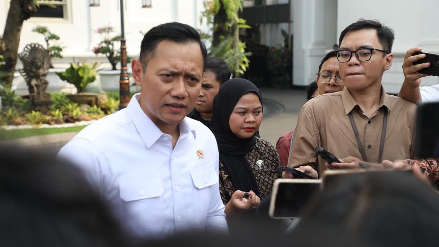 Menteri Agraria dan Tata Ruang/Kepala Badan Pertanahan Nasional (ATR/BPN), Aguts Harimurti Yudhoyono usai ratas soal penanganan warga terdampak erupsi Gunung Ruang di Istana Jakarta, Jumat (3/5/2024). (Dok. Kementerian ATR/BPN)