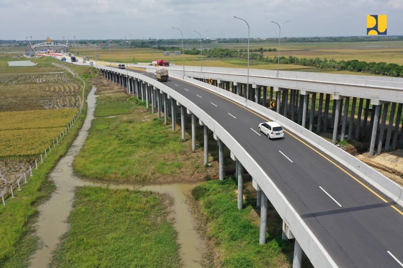 Proyek pembangunan jalan Tol Semarang-Demak merupakan proyek strategis nasional (PSN). (Dok. PUPR) Proyek pembangunan jalan Tol Semarang-Demak merupakan proyek strategis nasional (PSN). (Dok. PUPR)