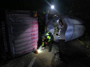 Truk Tangki LPG Tewaskan 3 Orang di Bojonegoro Belum Dievakuasi, Macet Mengular
