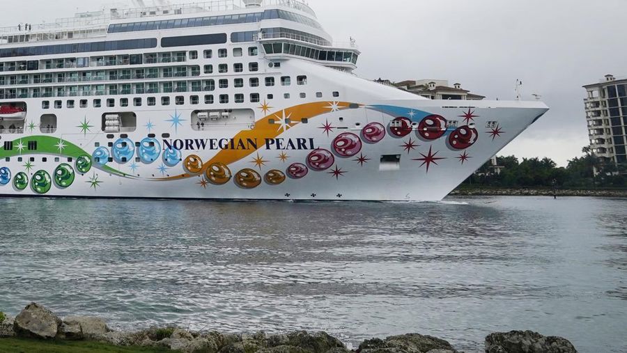 Kapal pesiar The Norwegian Pearl. (AP Photo/Marta Lavandier)