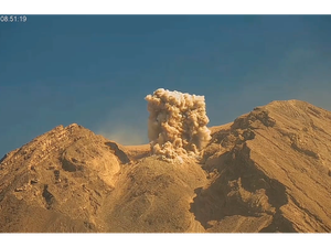 Gunung Semeru Erupsi, Warga Diimbau Jauhi Radius 13 Km dari Puncak