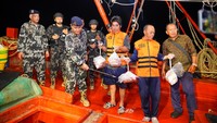 Kapal Maling Ikan Berbendera Vietnam & Malaysia Ditangkap!