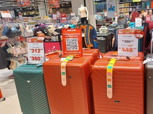 Video: Berburu Koper di Transmart Full Day Sale, Diskon Hingga 70%!