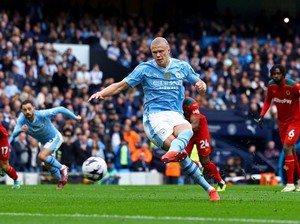 Buasnya Haaland Cetak Quattrick Saat Lawan Wolves, Kini Man City Pepet Arsenal