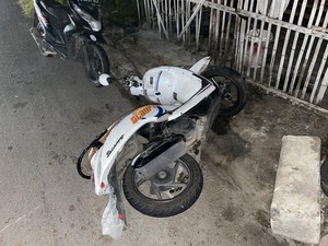 Scoopy Misterius Klaten Sengaja Ditinggal Pengendara yang Dipepet Pemotor Lain