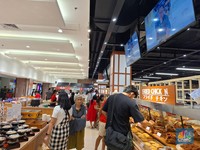 Potret Warga Serbu Makanan Jepang Autentik di Gerai Oishiwa Transmart