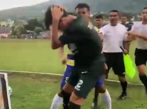 Kronologi Laga Sepak Bola Tarkam di Ternate Ricuh hingga Pemain Saling Pukul