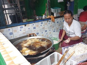 Jatuh Bangun Aminah Bangun Usaha Pempek Seribuan, Kini Jadi Agen Besar