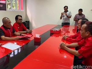 Ketua DPRD Banyumas Ambil Formulir Bacawabup di PDIP, Ini Alasannya