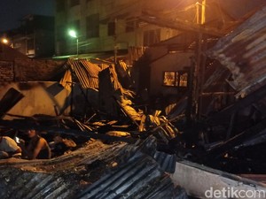7 Rumah Warga di Medan Hangus Terbakar