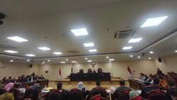KPU Salah Baca Jawaban Sengketa Pileg, Langsung Dipotong Hakim MK