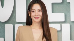 Agensi Aktor YG Bubar, Claudia Kim Pindah Rumah