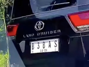 Pakai Strobo-Lewat Bahu Jalan, Ternyata Segini Pajak Land Cruiser Pelat B3BAS