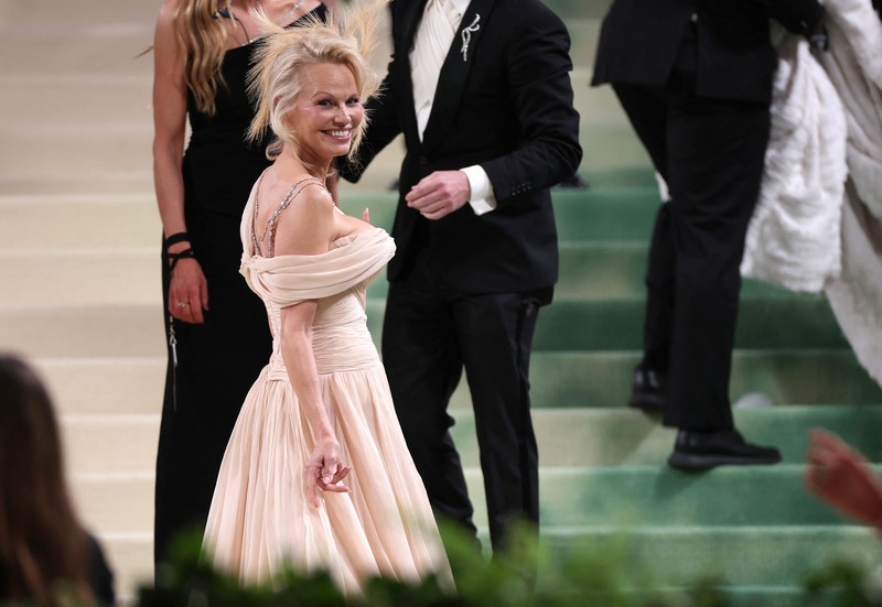 Nicki Minaj saat mengahdiri Met Gala di Metropolitan Museum of Art, New York City, Amerika Serikat (AS), Senin (6/5/2024). (REUTERS/Carlos Barria) Nicki Minaj saat mengahdiri Met Gala di Metropolitan Museum of Art, New York City, Amerika Serikat (AS), Senin (6/5/2024). (REUTERS/Carlos Barria)