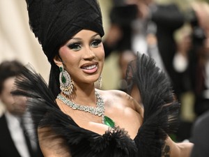 Cardi B Dikecam Tak Tahu Nama Desainer Gaun Met Gala, Cuma Sebut Orang Asia