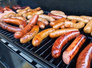 6 Makanan dan Minuman yang Berpotensi Memicu Kanker
