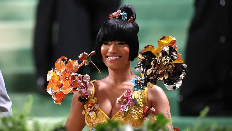 Nicki Minaj saat mengahdiri Met Gala di Metropolitan Museum of Art, New York City, Amerika Serikat (AS), Senin (6/5/2024). (REUTERS/Carlos Barria)