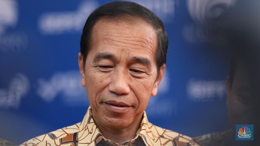 Presiden Joko Widodo saat acara peresmian Indonesia Digital Test House (IDTH) atau Balai Besar Pengujian Perangkat Telekomunikasi (BBPPT) yang berlokasi di Tapos, Depok, Jawa Barat pada Selasa (8/5/2024). (CNBC Indonesia/Tri Susilo)