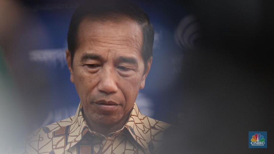 Presiden Joko Widodo saat acara peresmian Indonesia Digital Test House (IDTH) atau Balai Besar Pengujian Perangkat Telekomunikasi (BBPPT) yang berlokasi di Tapos, Depok, Jawa Barat pada Selasa (8/5/2024). (վ/Tri Susilo)