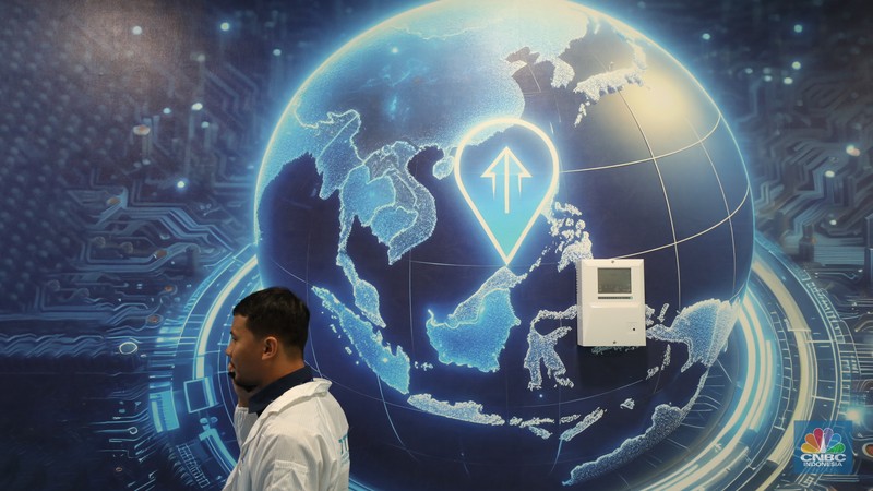 Presiden Joko Widodo saat acara peresmian Indonesia Digital Test House (IDTH) atau Balai Besar Pengujian Perangkat Telekomunikasi (BBPPT) yang berlokasi di Tapos, Depok, Jawa Barat pada Selasa (8/5/2024). (CNBC Indonesia/Tri Susilo)