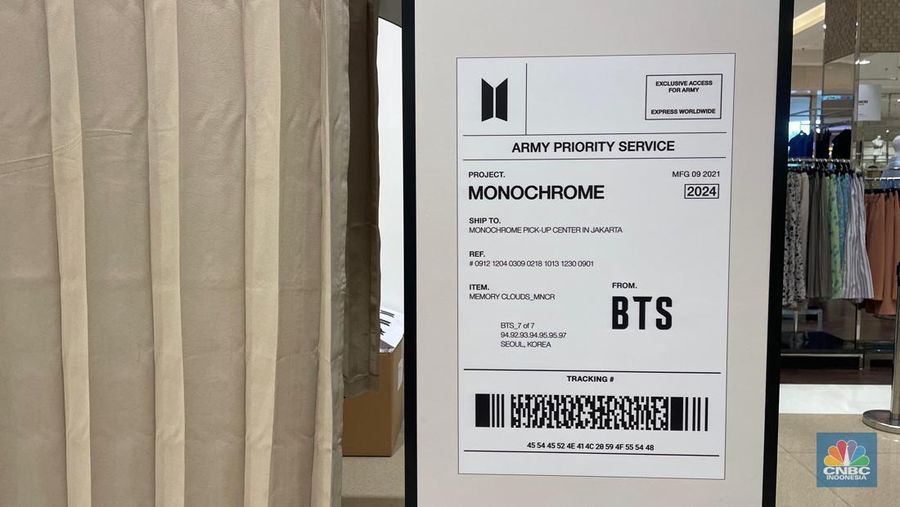 BTS POP-UP: MONOCHROME di METRO Department Store, Gandaria City. (վ/Rindi Salsabilla)