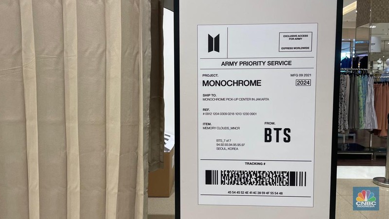 BTS POP-UP: MONOCHROME di METRO Department Store, Gandaria City. (վ/Rindi Salsabilla)