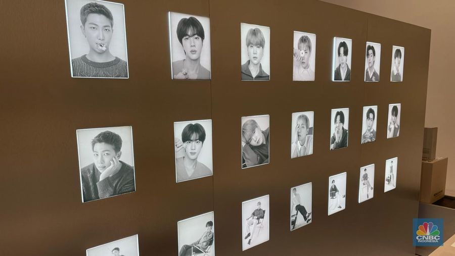 BTS POP-UP: MONOCHROME di METRO Department Store, Gandaria City. (վ/Rindi Salsabilla)