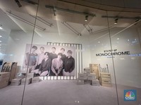 Dibuka Besok, Intip BTS Pop-Up Monochrome di Metro Gandaria City
